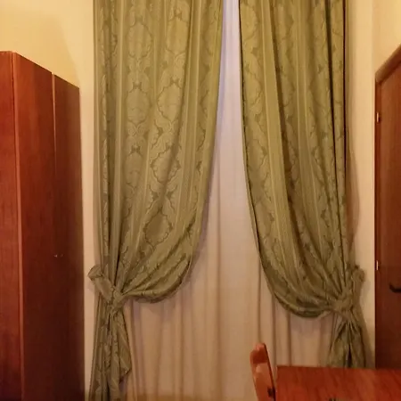Eliseo Hotel Nápoles