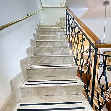 Eliseo Hotel 3*